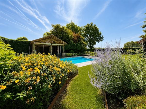 Le charme, un jardin soigné et de multiples possibilités