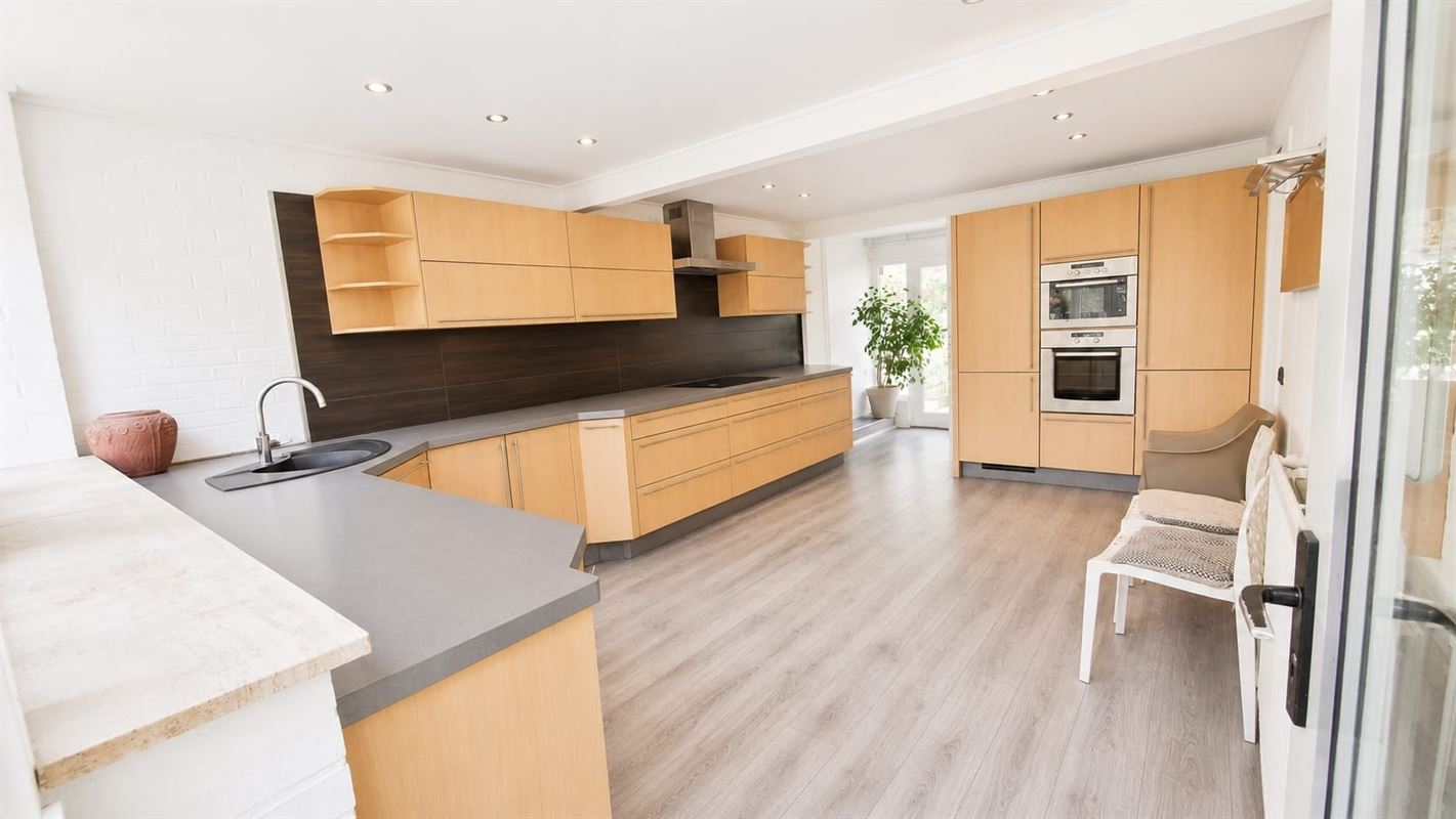 JOLIE VILLA 6 CH, 10A + ANNEXE LOUEE, PROCHE DU LAC DE GENVAL +