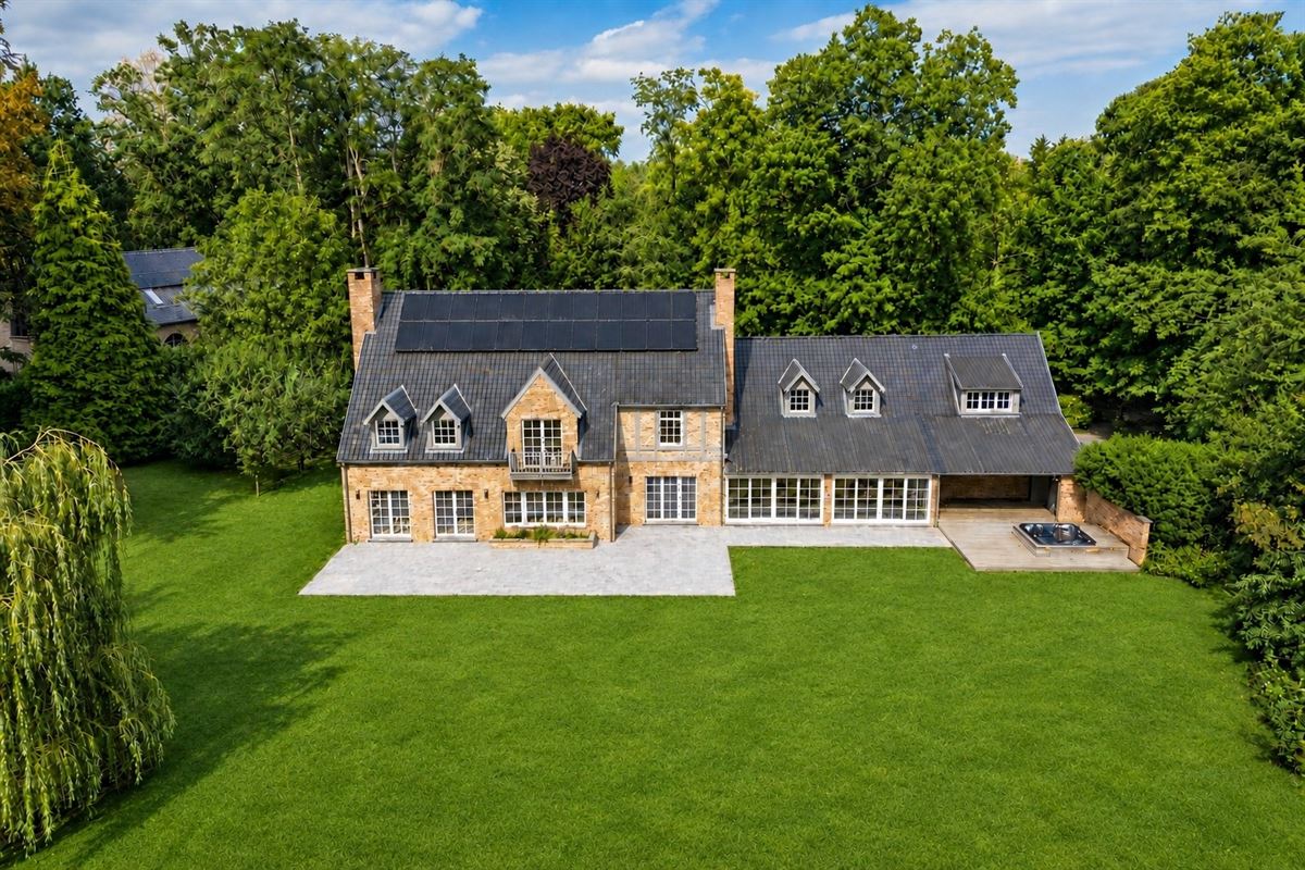 MAISON D’ARCHITECTE – 680 M² – 6 CH. – 51 ARES – ESPACE WELLNESS