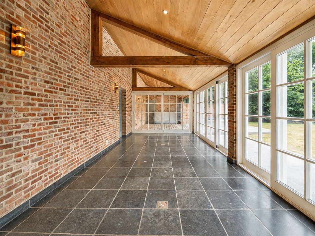 MAISON D’ARCHITECTE – 680 M² – 6 CH. – 51 ARES – ESPACE WELLNESS