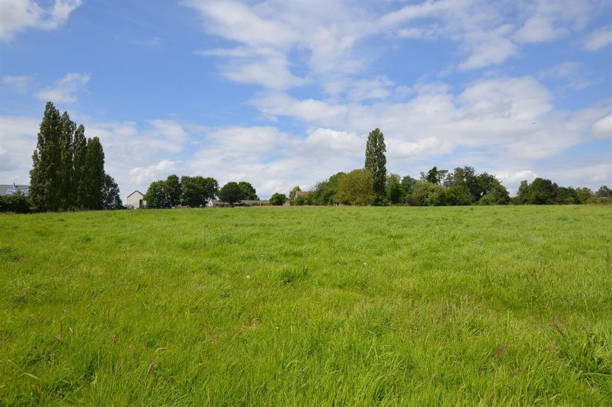 Terrain à bâtir de 26 ares à Incourt