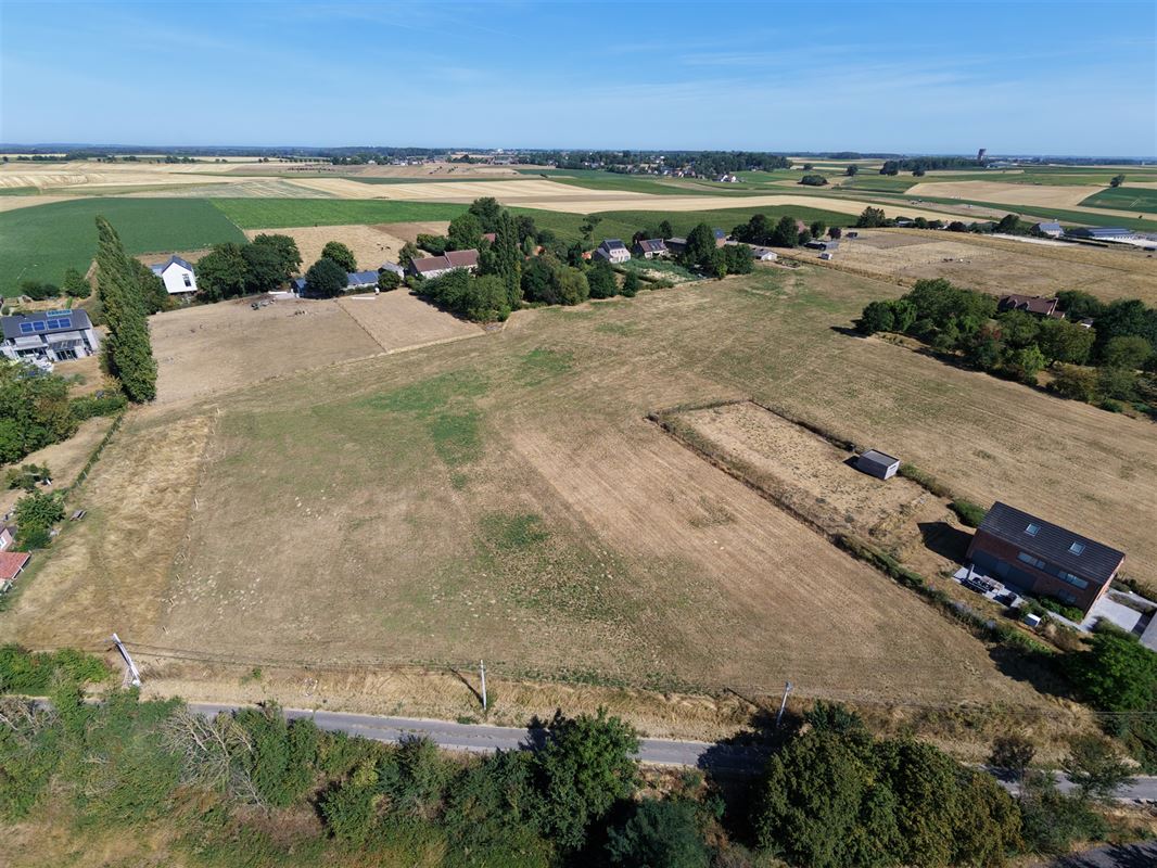 Terrain à bâtir de 26 ares à Incourt