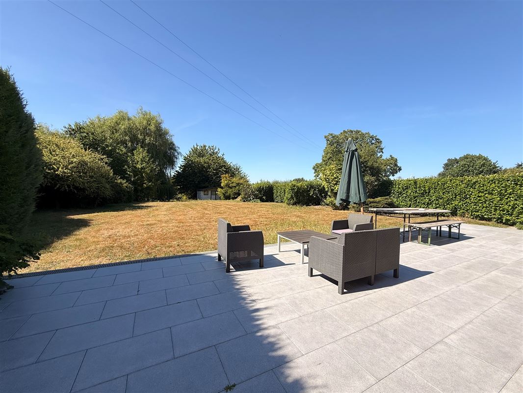 Jolie maison avec grand jardin à Grand-Leez