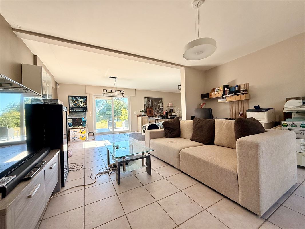 Jolie maison avec grand jardin à Grand-Leez