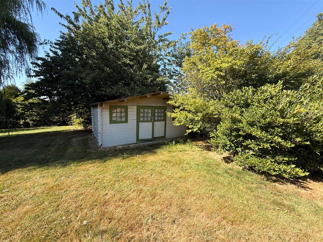 Jolie maison avec grand jardin à Grand-Leez