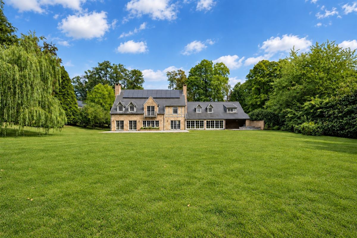 MAISON D’ARCHITECTE – 680 M² – 6 CH. – 51 ARES – ESPACE WELLNESS