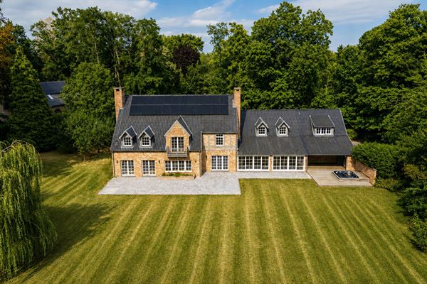 MAISON D’ARCHITECTE – 680 M² – 6 CH. – 51 ARES – ESPACE WELLNESS