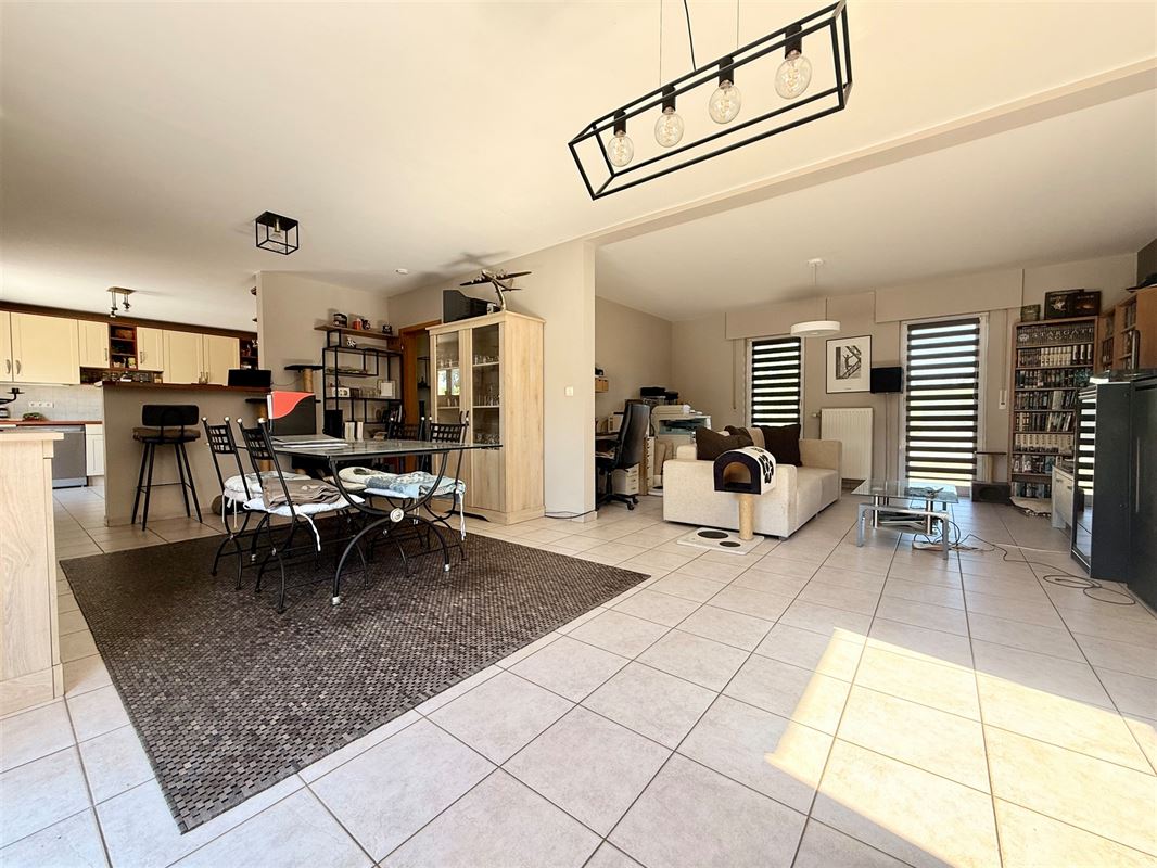 Jolie maison avec grand jardin à Grand-Leez
