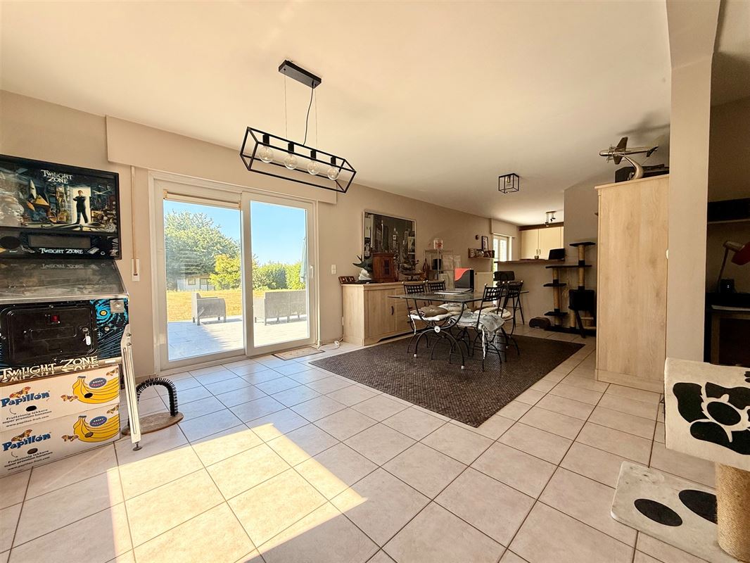 Jolie maison avec grand jardin à Grand-Leez
