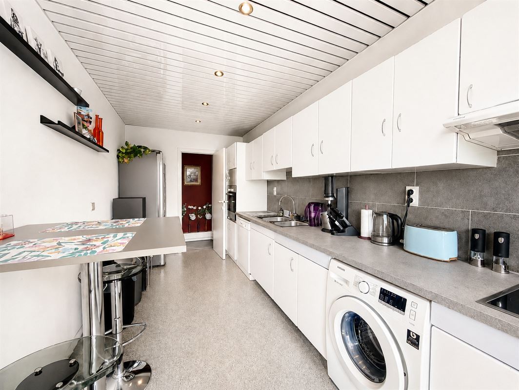 CHARMANT APPARTEMENT 1CH + GARAGE - IDÉALEMENT SITUÉ