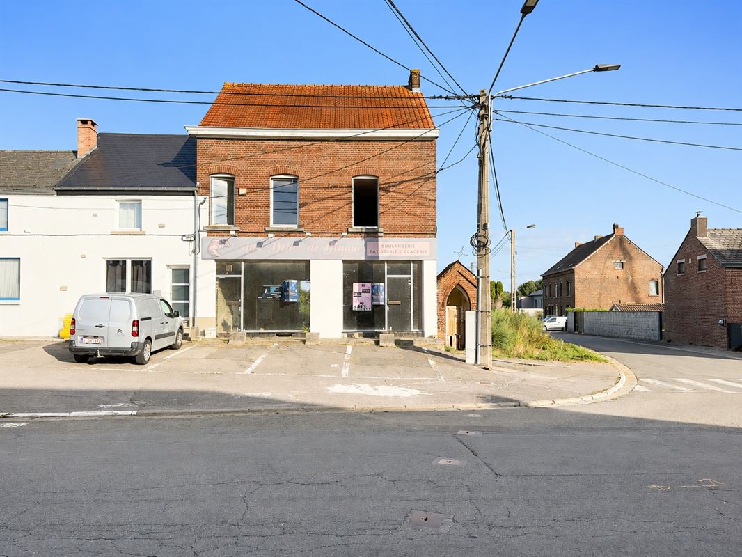 Immeuble de rapport - 2 logements + commerce