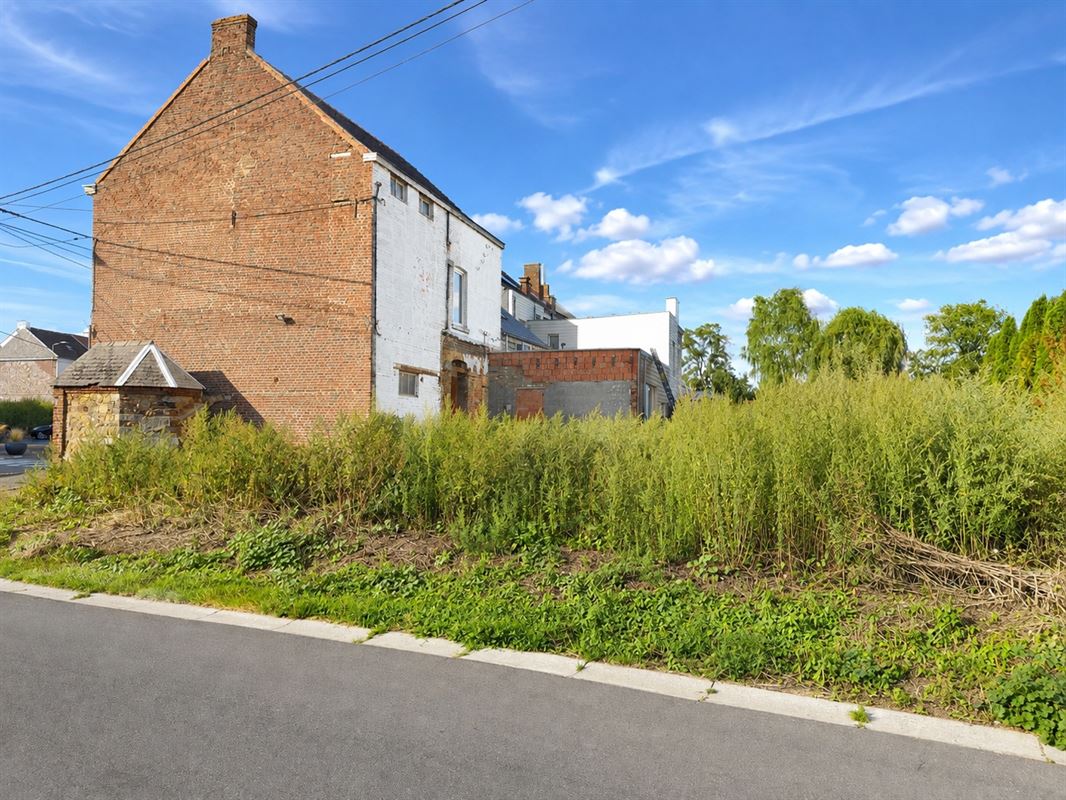 Immeuble de rapport - 2 logements + commerce