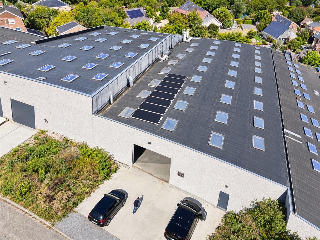 Ensemble de box et entrepôts – Revenus locatifs immédiats
