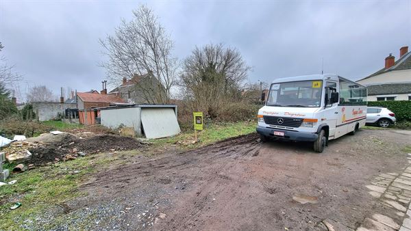 Terrain à bâtir de 5 ares 59 centiares