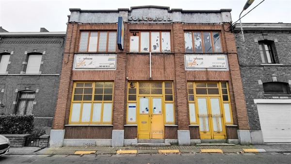 Salle de fêtes ou show-room