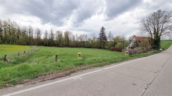 Terrain à bâtir de 21 mètres de façade