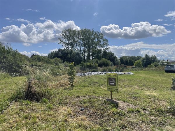 Terrain de 5 ares - 12 mètres de façade