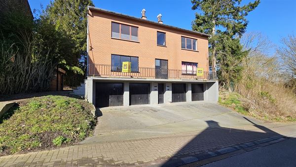 SOUS OPTION - PLUS DE VISITE - Immeuble de rapport comprenant 4 appartements et 4 garages