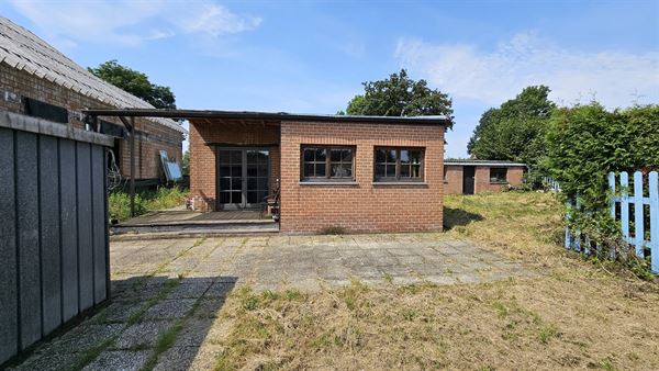 SOUS OPTION - PLUS DE VISITE -  Bungalow à rénover + jardin