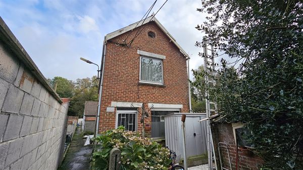 SOUS OPTION - PLUS DE VISITE - Maison à rénover + garage séparé et jardin