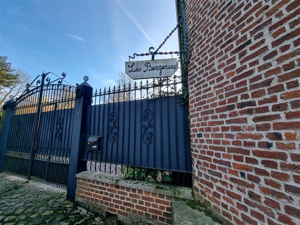 Superbe longère entiérement rénovée de 250m² 