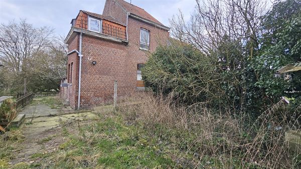 Maison à restaurer + jardin