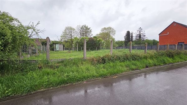 Terrain à bâtir de 4 ares 22, 21 mètres de façade