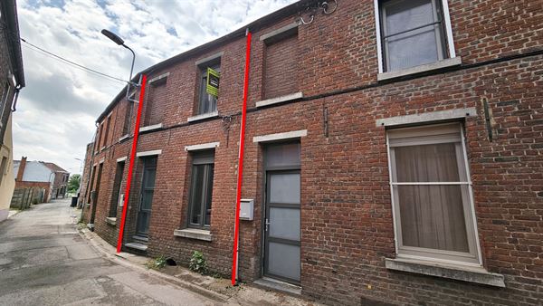 SOUS OPTION - PLUS DE VISITE - Maison à rénover + cour