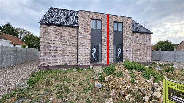 Maison 3 façades en gros oeuvre couvert fermé