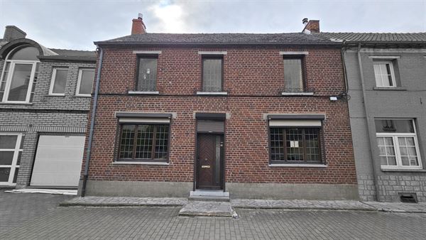 SOUS OPTION - PLUS DE VISITE - Maison à rénover + grande cour