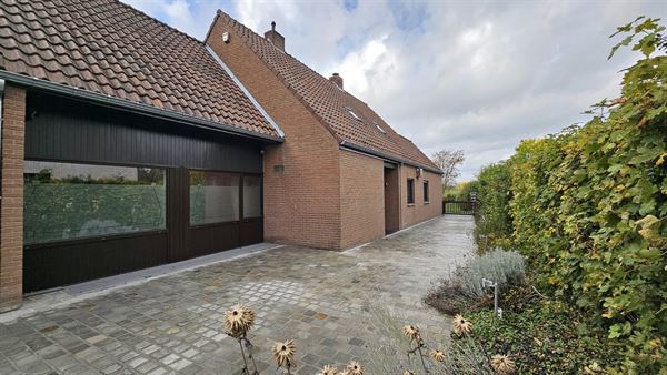 Jolie villa dans une voie sans issue