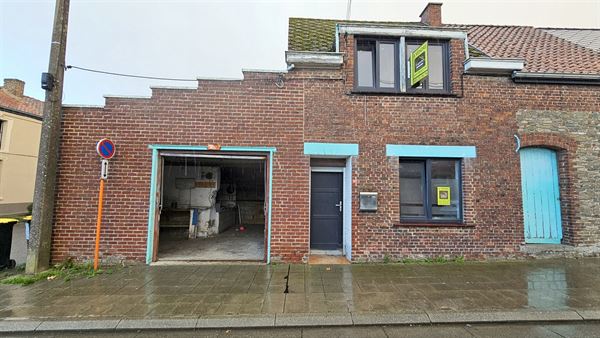 Maison à rénover + garage et jardin