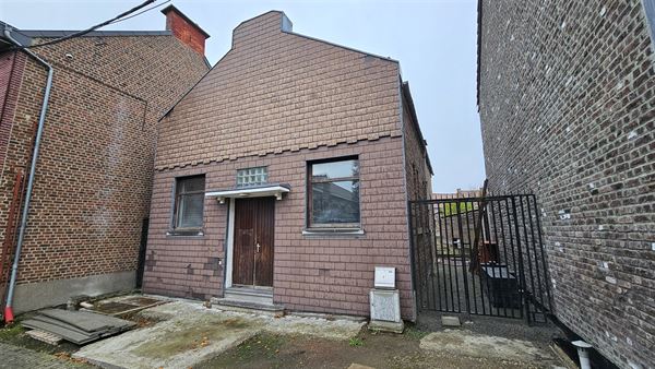 SOUS OPTION - PLUS DE VISITE - Ancien temple de +/ 80 m² + jardin