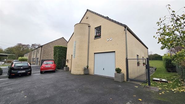 Jolie villa avec pisicine