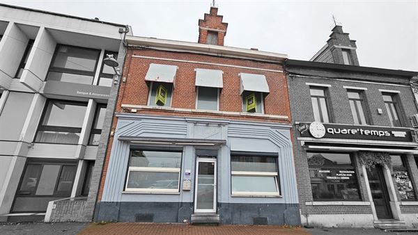 Surface commerciale sur la place de Quaregnon
