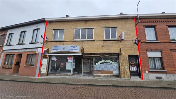 A rénover, commerce + habitation