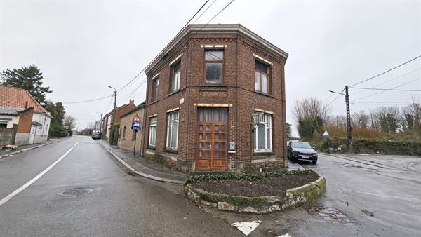 SOUS OPTION - PLUS DE VISITE - Maison à restaurer + petite cour