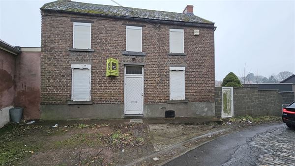 SOUS OPTION - PLUS DE VISITE - Maison à rénover + jardin et garage séparé