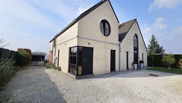 Superbe villa idéale pour profession libérale + piscine et jardin