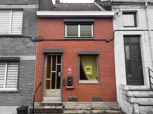 Maison à rénover + cour