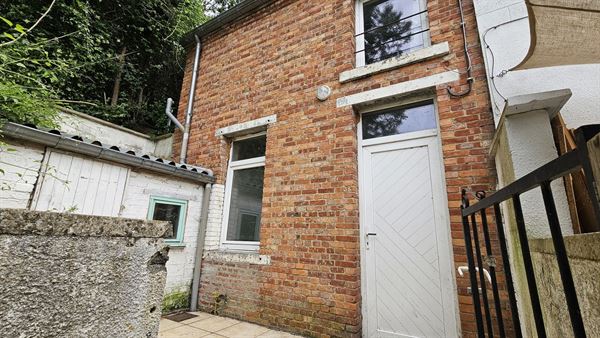 SOUS OPTION - PLUS DE VISITE - Maison à rénover + cour