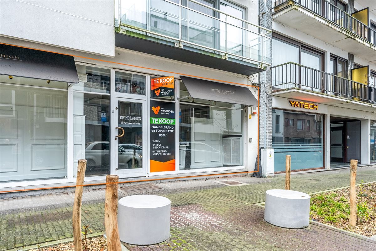 VOLLEDIG UITGERUST EN ONDERHOUDEN HANDELSPAND OP TOP LOCATIE TE BERINGEN CENTRUM