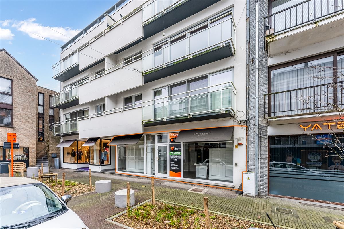 VOLLEDIG UITGERUST EN GOED ONDERHOUDEN HANDELSPAND OP TOP LOCATIE TE BERINGEN CENTRUM