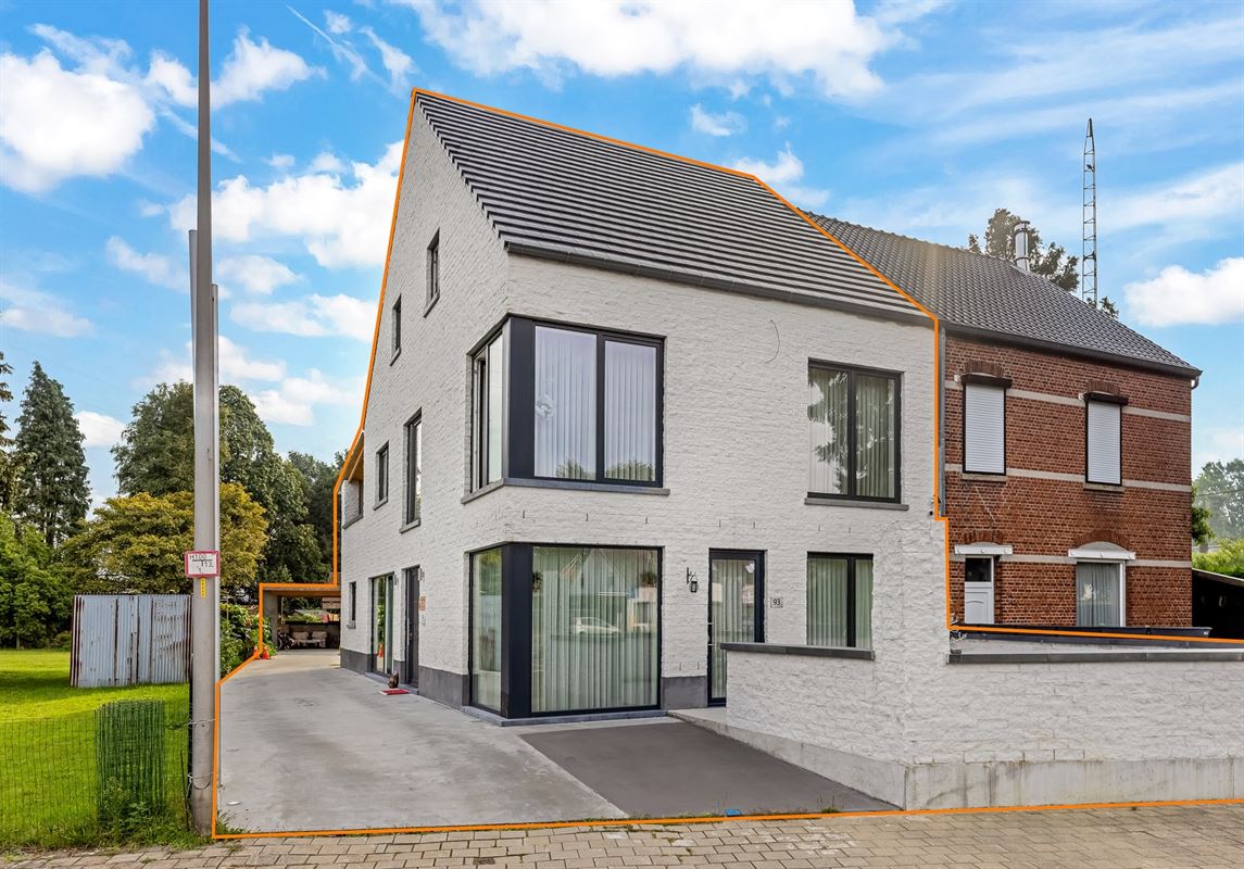 RECENTE WONING MET 6 SLAAPKAMERS VLAKBIJ CENTRUM KOERSEL