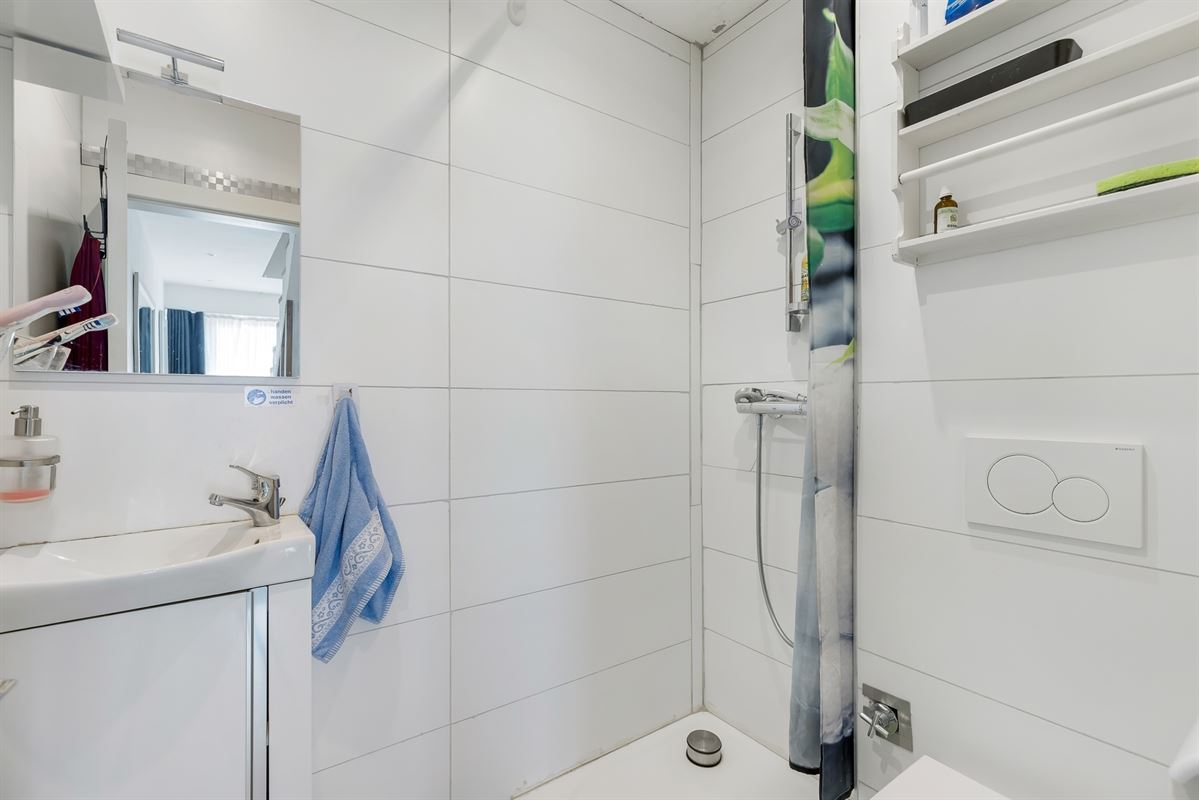 RECENTE WONING MET 6 SLAAPKAMERS VLAKBIJ CENTRUM KOERSEL