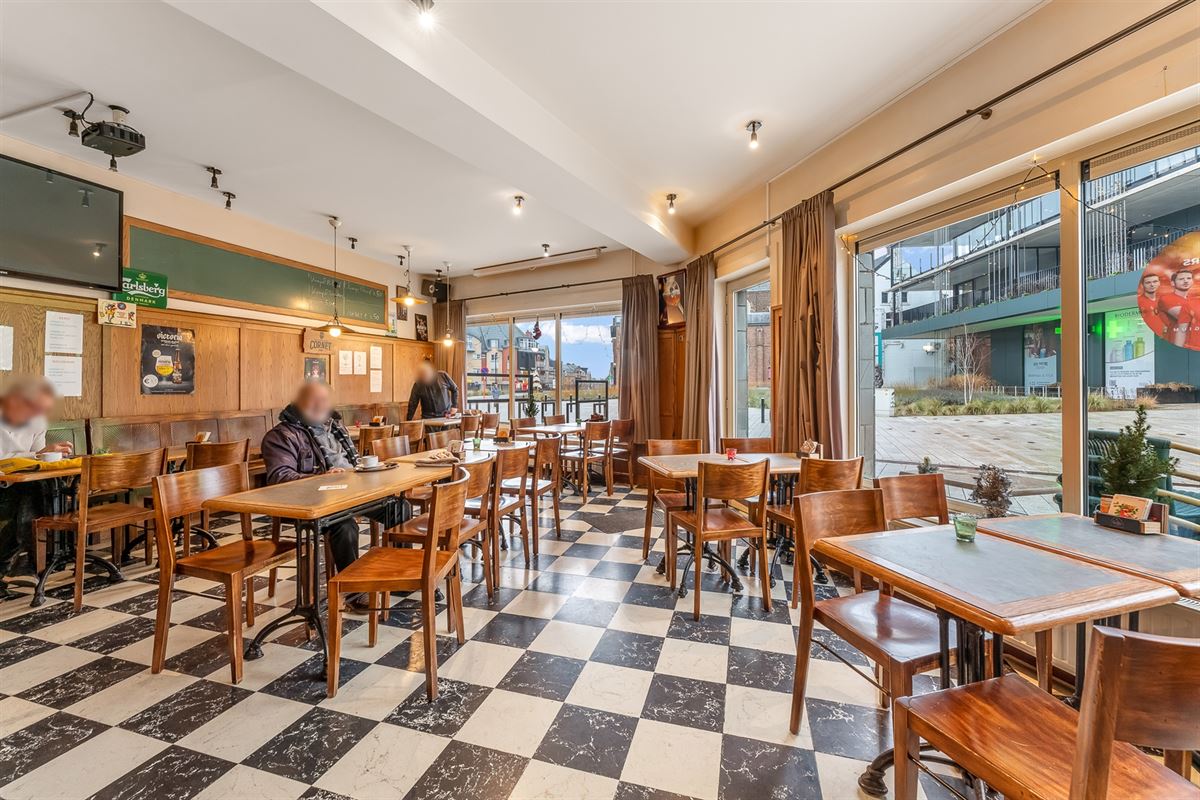 HORECA PAND MET GOEDE VISIBILITEIT EN RUIM APPARTEMENT GELEGEN P DE MARKT VAN BERINGEN