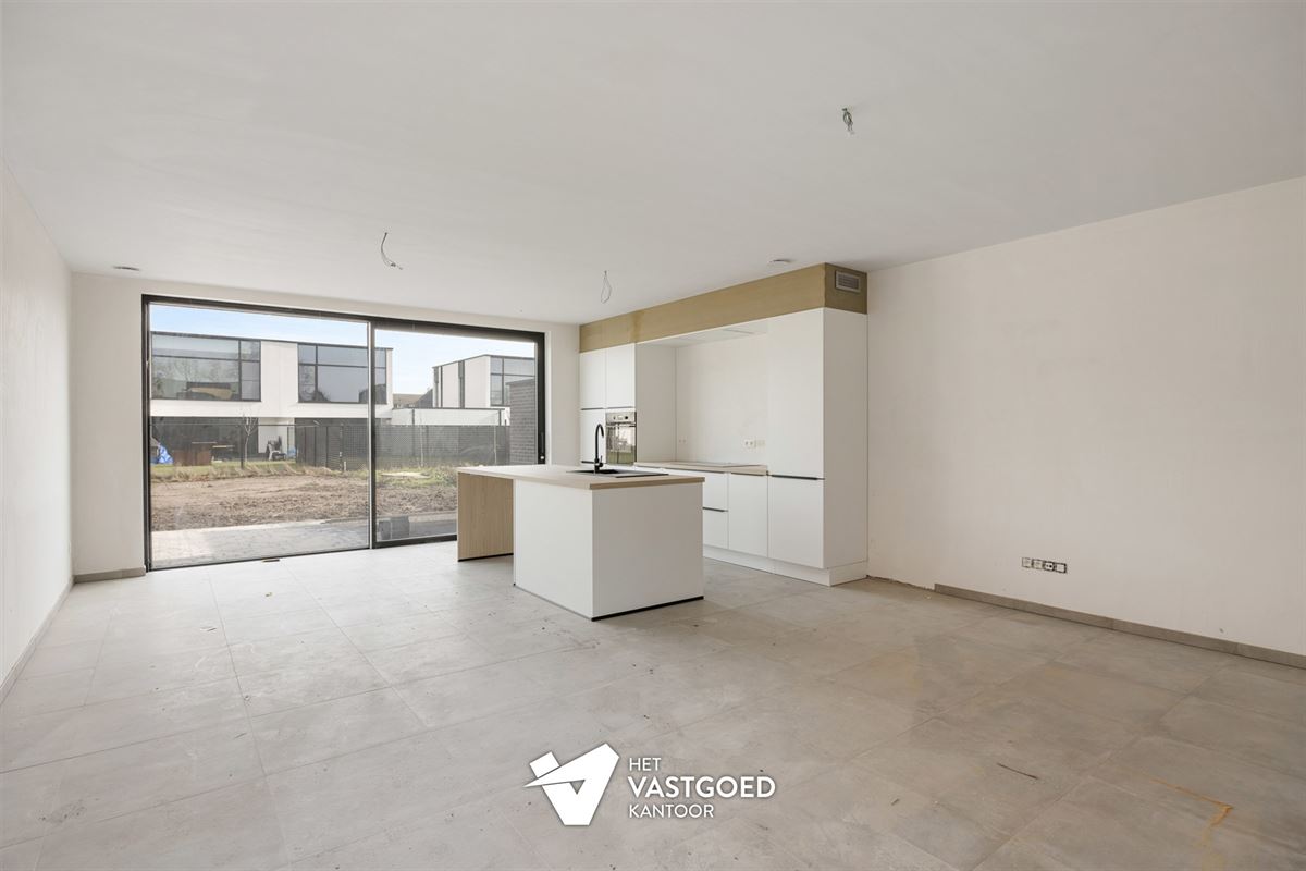 MODERNE AFGEWERKTE NIEUWBOUWWONING OP CENTRALE EN RUSTIGE LIGGING TE PEER
