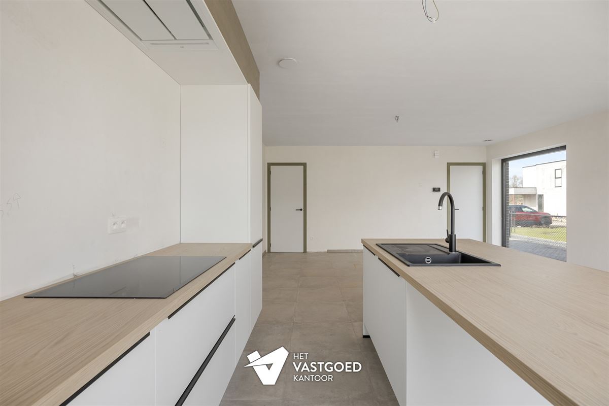 MODERNE AFGEWERKTE NIEUWBOUWWONING OP CENTRALE EN RUSTIGE LIGGING TE PEER