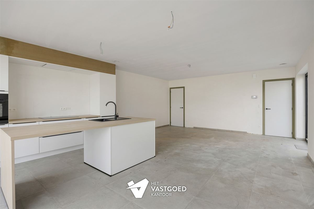 MODERNE AFGEWERKTE NIEUWBOUWWONING OP CENTRALE EN RUSTIGE LIGGING TE PEER