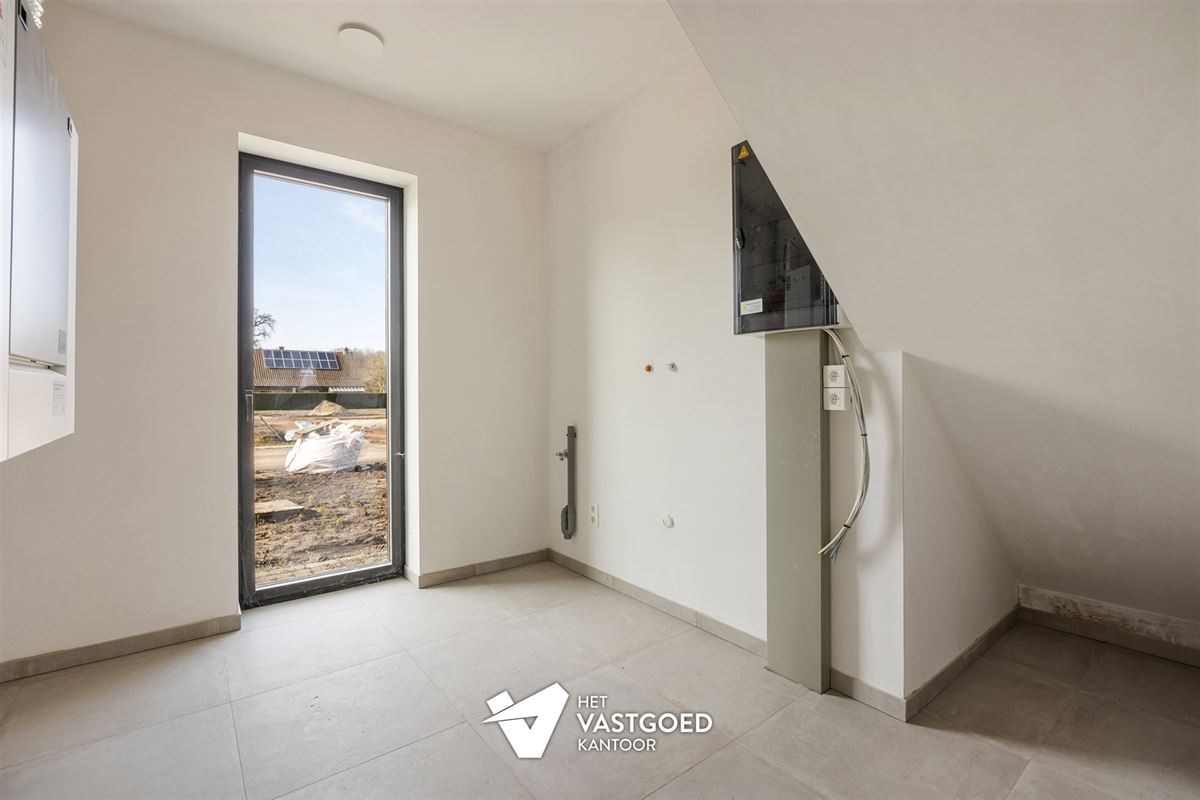 MODERNE AFGEWERKTE NIEUWBOUWWONING OP CENTRALE EN RUSTIGE LIGGING TE PEER